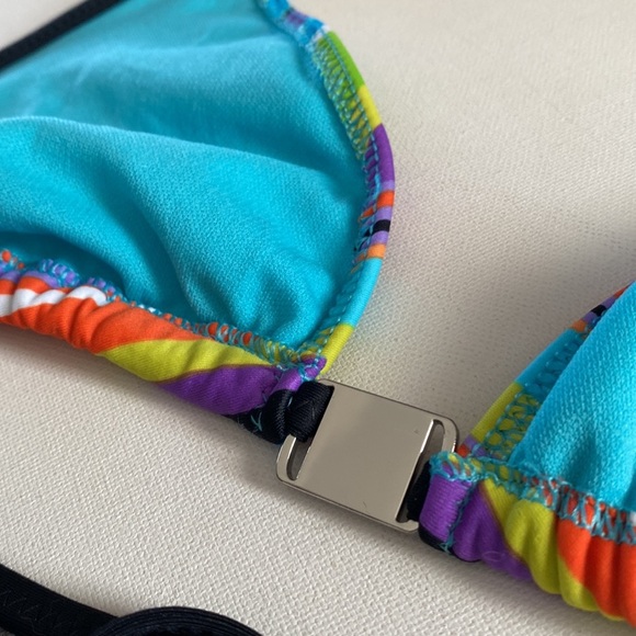 Puma striped bikini top Only, Size L - Picture 6 of 9